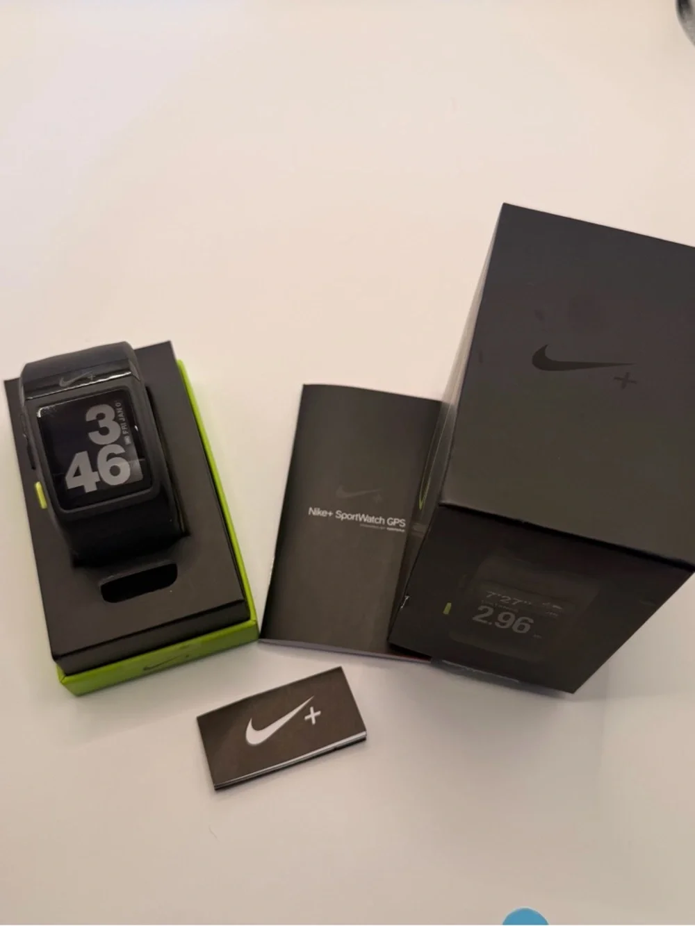 Nike‎ Plus and TomTom Smart Watch (Full set)